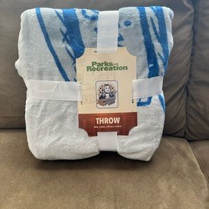 Parks and Recreation blanket “Everything hurts and I’m dying” Brand new 50”x60”